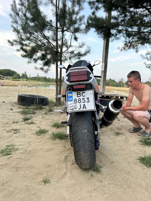 Yamaha YZF 750R