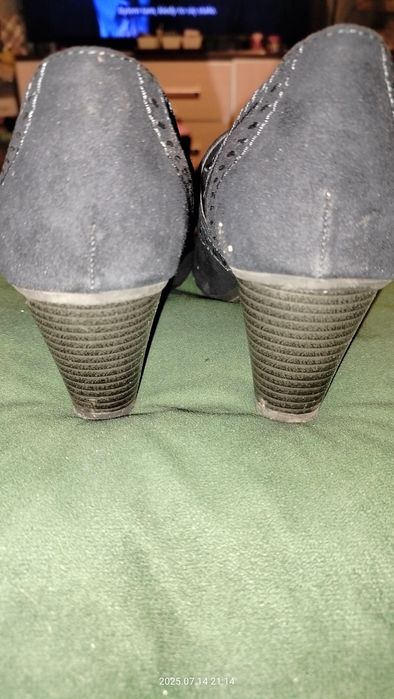 Eleganckie botki na słupku rozmiar 41