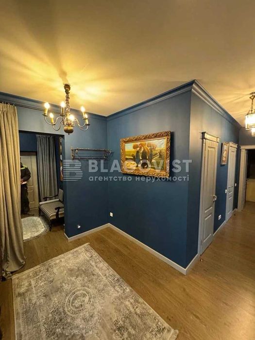 Простора 2-кімнатна квартира 95 м² біля метро Вирлиця, м.Харківська