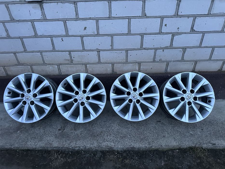 Оригінальні диски r 16 5/114.3. toyota