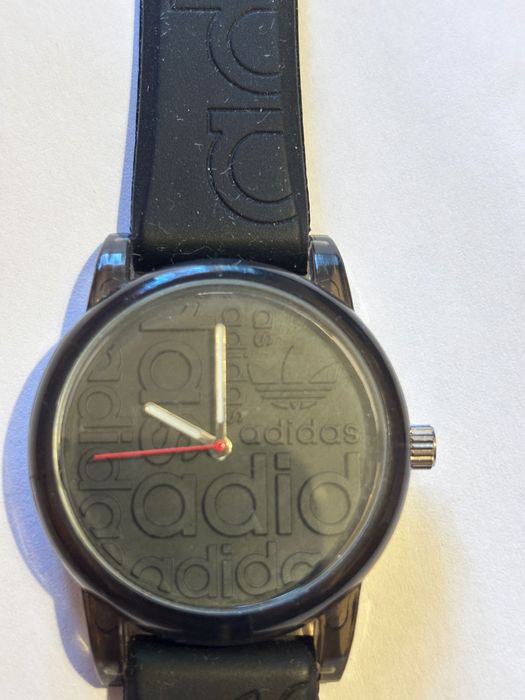 Vendo 3 relógios originais ( usados )