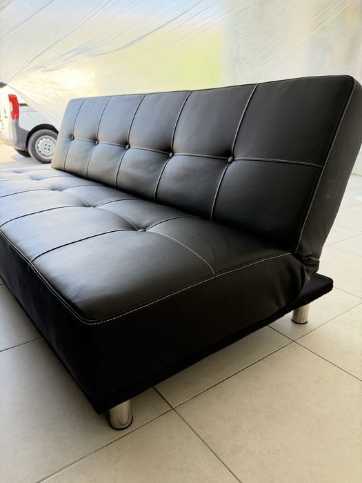 2 Sofas cama - pele sintetica