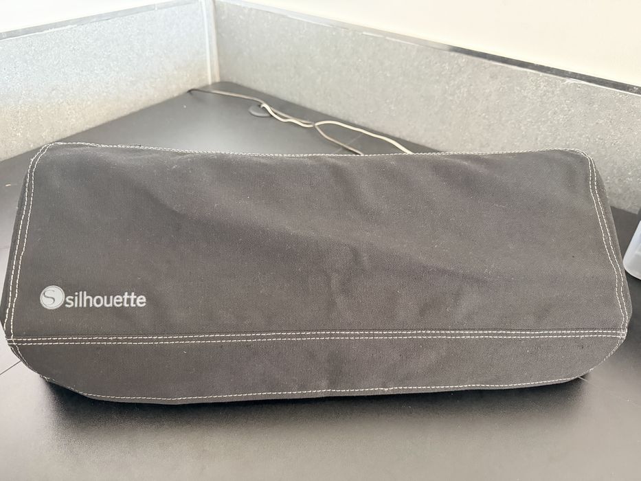 Silhouette Cameo 4