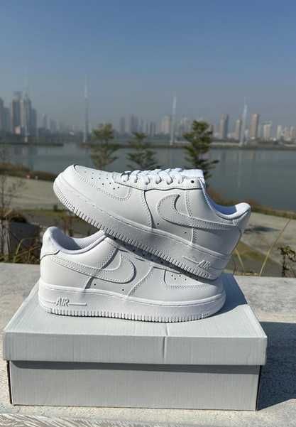 Tênis Nike branco, tamanho 37