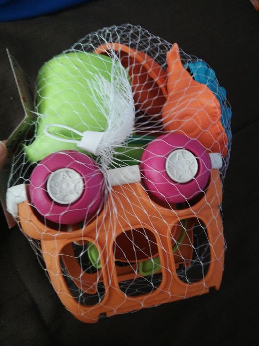 Zestaw do piasku z materiałów organicznych wraz z samochodzikiem. Nowy