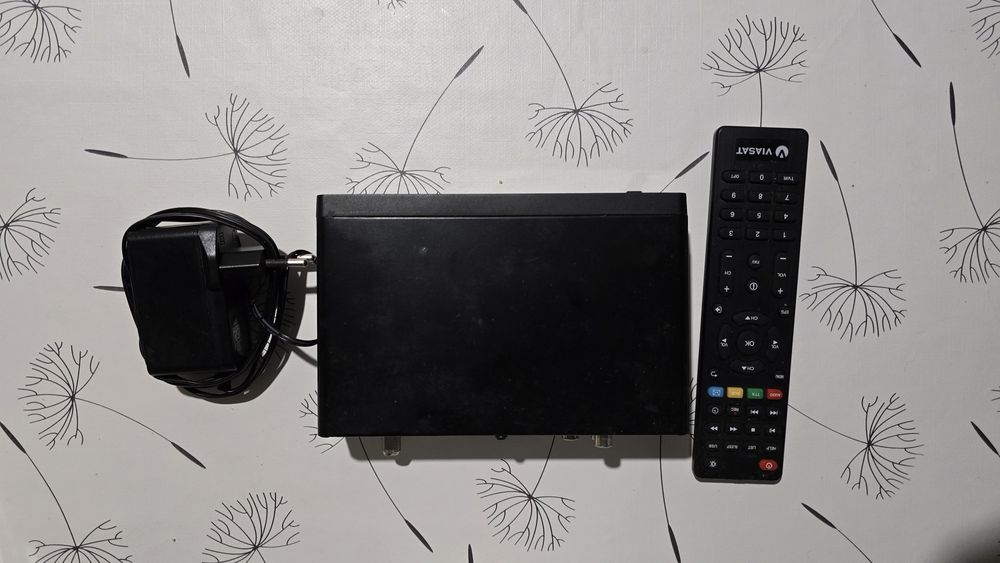 Цифровий супутниковий приймач Viasat  SRT 7602