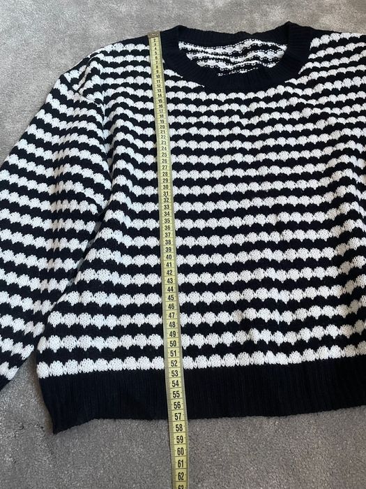 Sweter w paski..