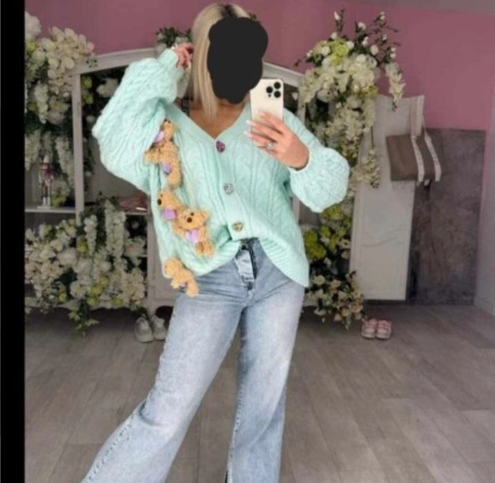 Przepiękny miętowy sweter