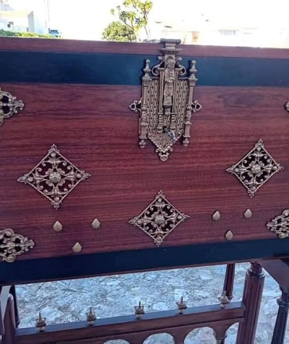 Bar/bargueño em madeira