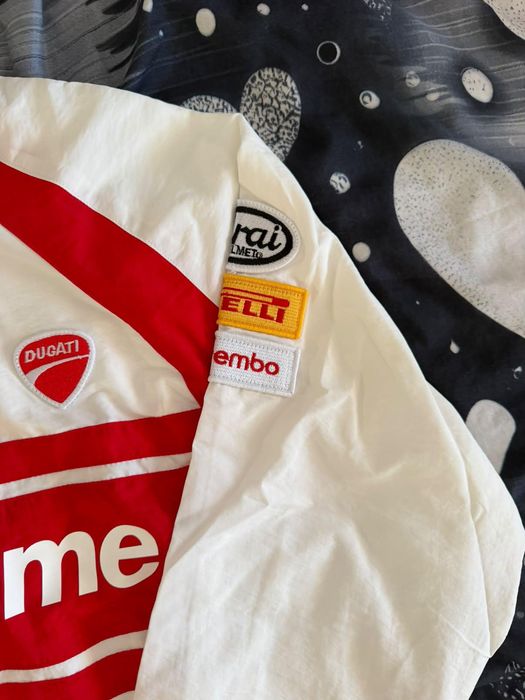 Supreme Ducati casaco branco e vermelho