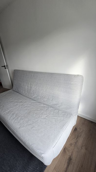 Pack Quarto: Sofá-Cama IKEA (200x140) + Tapete Cinzento (230x160)