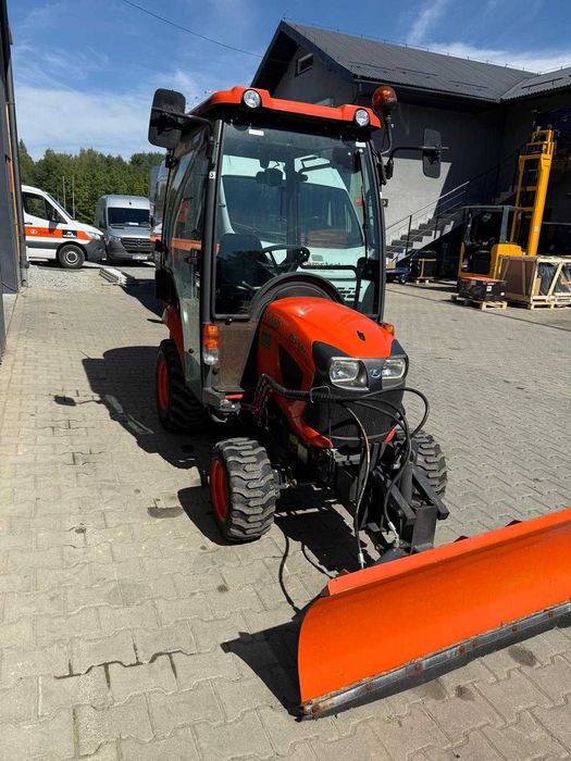 traktorek Kubota BX231 z kabiną, osprzęt ziomowy