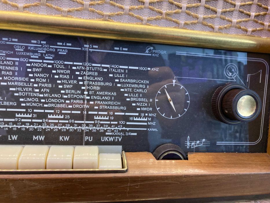 Radio Antigo Suiço Sondyna  Modelo RE5520