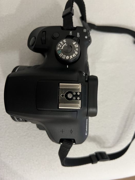 Canon EOS 2000D