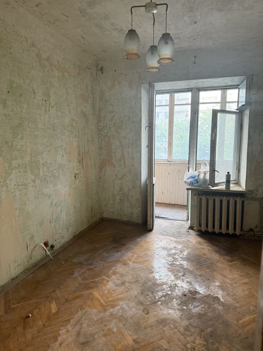 Продаж двухкімнатної квартири Липківського 37 цегляний будинок