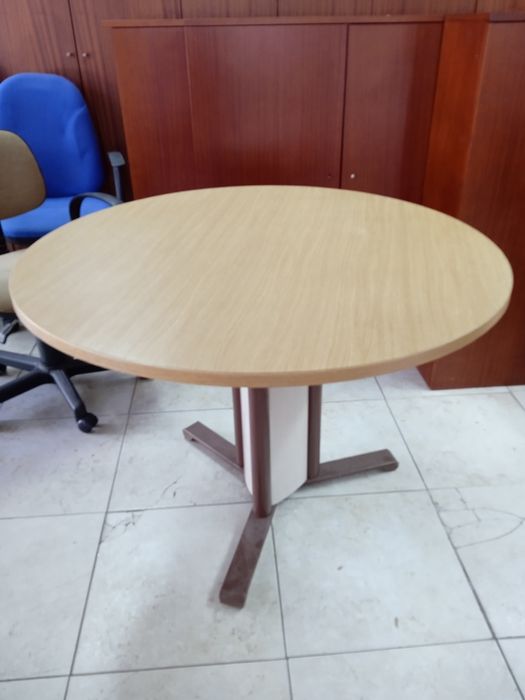 Mesas de reuniões redondas