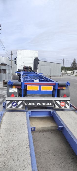 Контейнеровоз під 20 футовий контейнер