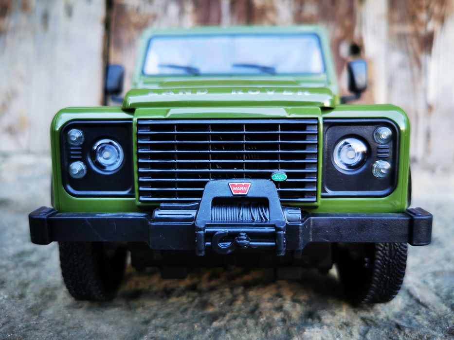 DEFENDER Jeep Terenowy RANGE SUV Zdalnie Sterowany Auto PILOT RC 2.4G