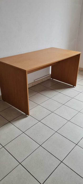 Meble biurowe, komody,biurka, sejf, krzesła