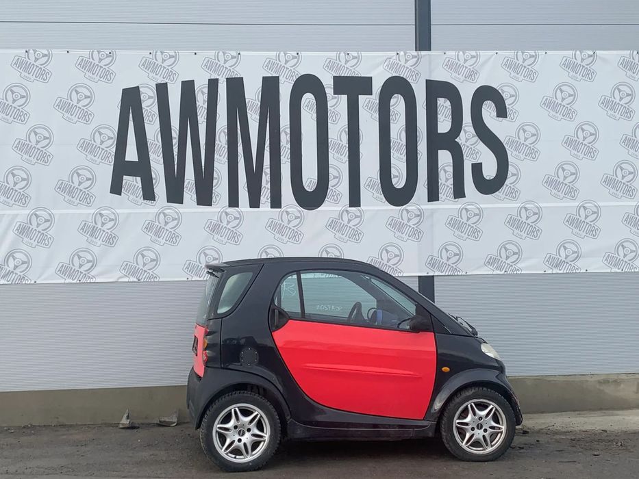 SMART 1999 *SAMOCHÓD NA CZĘŚCI* 3334 MASKA, LAMPA, DRZWI, LUSTERKO, ZDERZAK, GRILL, BŁOTNIK, KLAPA, BELKA, DESKA, FOTELE, KANAPA, ĆWIARTKA, KIEROWNICA, TARCZE, ZACISKI, ZAWIESZENIE, KOMPLETNY PRZÓD, KOMPLETNY TYŁ, LICZNIK, ZEGARY, PRAWE LEWE PRZÓD TYŁ