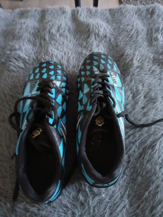 Buty korki nr35 chłopięce