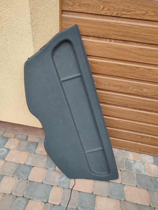Продам задню  поличку Nissan leaf