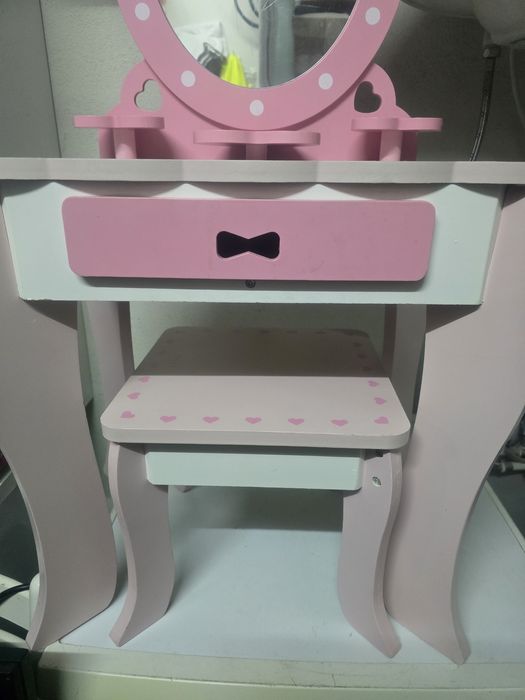 Movél e banco de criança brincar