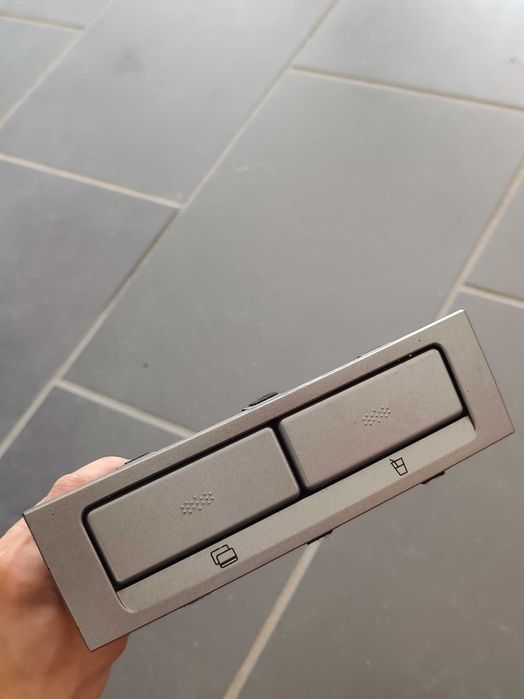 Radio original Alfa Romeo GT /147 e apoio de copo e  cartões central