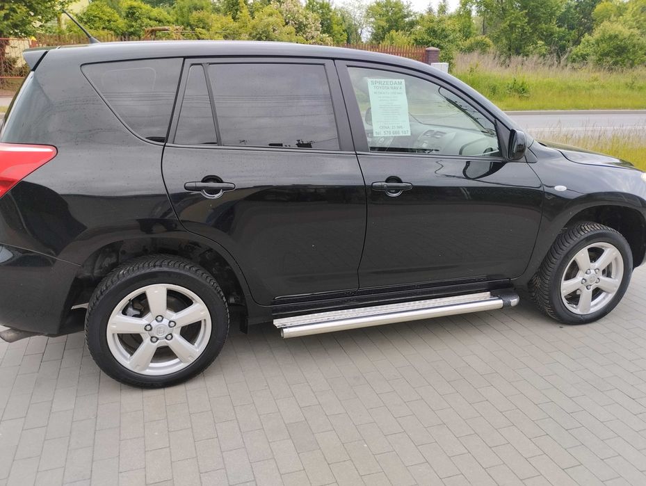Sprzedam samochód osobowy Toyota RAV4