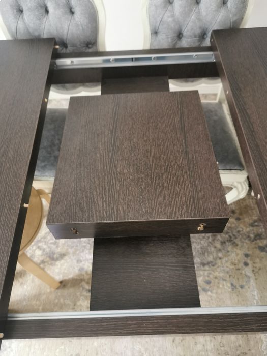 Mesa de jantar em wengue