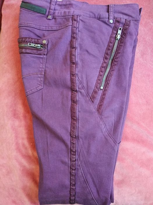 Продам женские джинсы