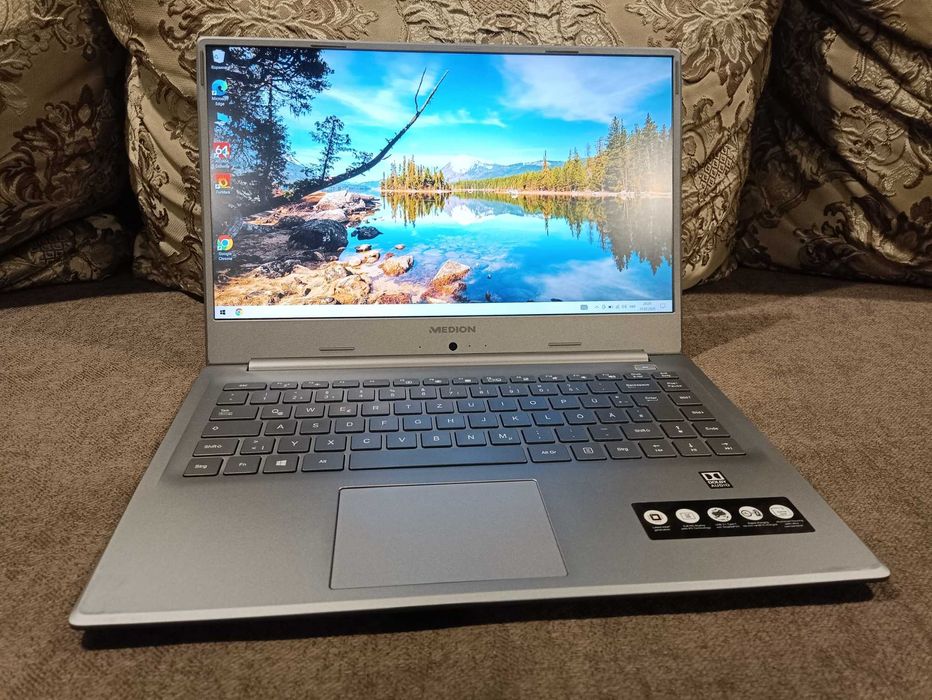 Ігровий Medion P15648/i5 10gen/Nvidia MX250/512Gb m2 SSD/16Gb DDR4