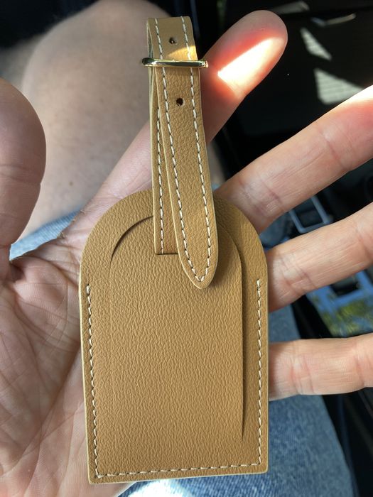 Продам багажную бирку, кожанную!