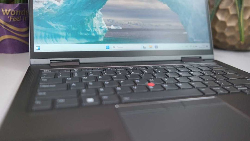 Thinkpad X1 8 gen  i5 -1335U 16 gb Ram 1 TB SSS Intel Iris Xe  100% Windows 11 Pro екран 14FHD