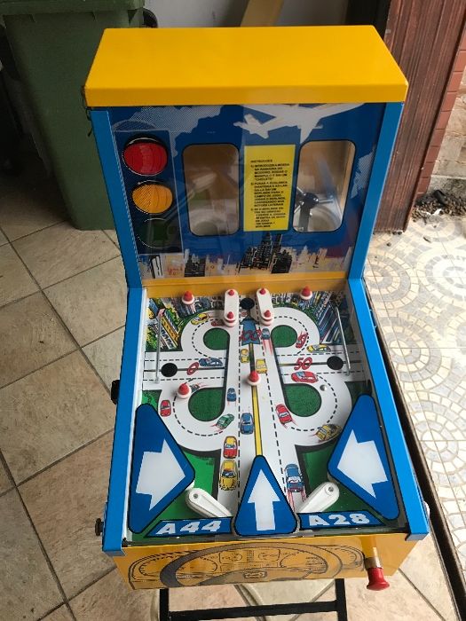 Máquina de fliper para colecionadores como nova