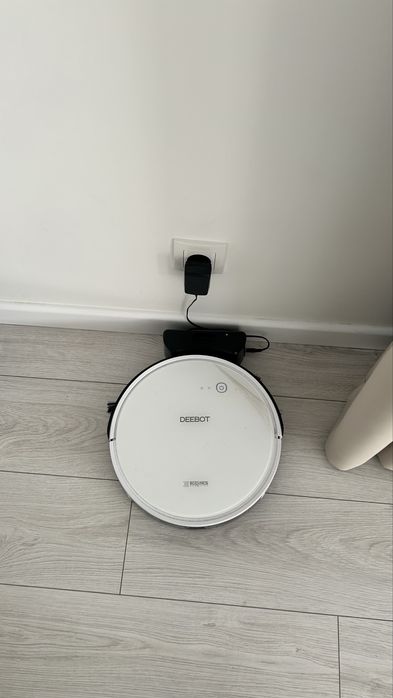 Робот пилосос ecovacs deebot