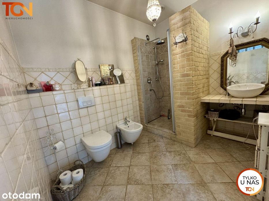 Dwupoziomowy Apartament z Ogródkiem / Teofilów