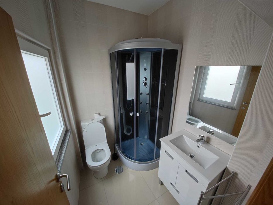 Quarto com WC Privado  perto das Universidades (Permite deslocação a pé)