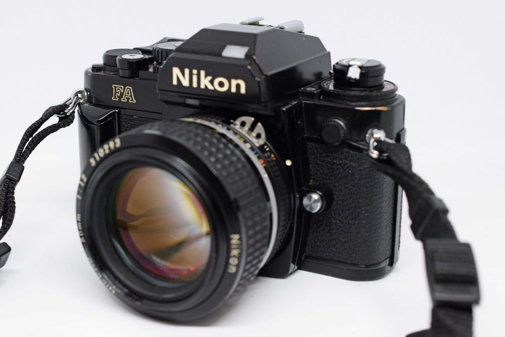 Nikon FA 35mm Analog Camera, 100% Functional, with CF-30 Case64751403493890122