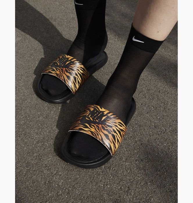Оригінал! Тапки Nike W VICTORI ONE SLIDE PRINT CN9676-010 EUR 36.5;39