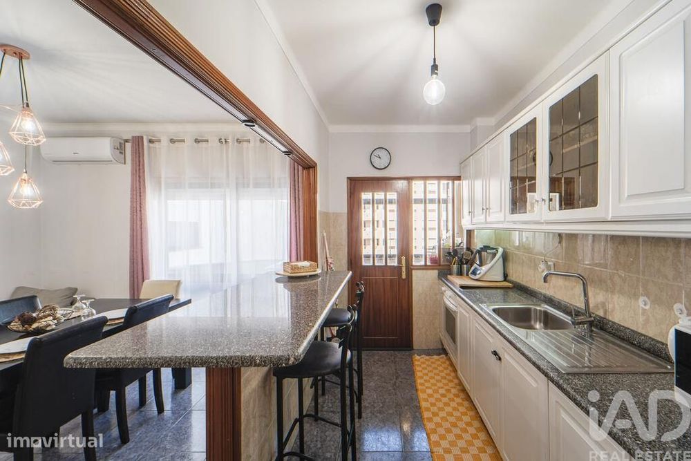Apartamento T2 em Chafé de 88 m2