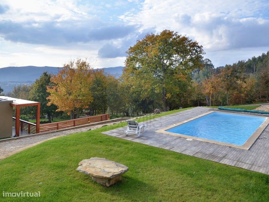 Casa de Campo com bosque e piscina em Alvarenga, Arouca.