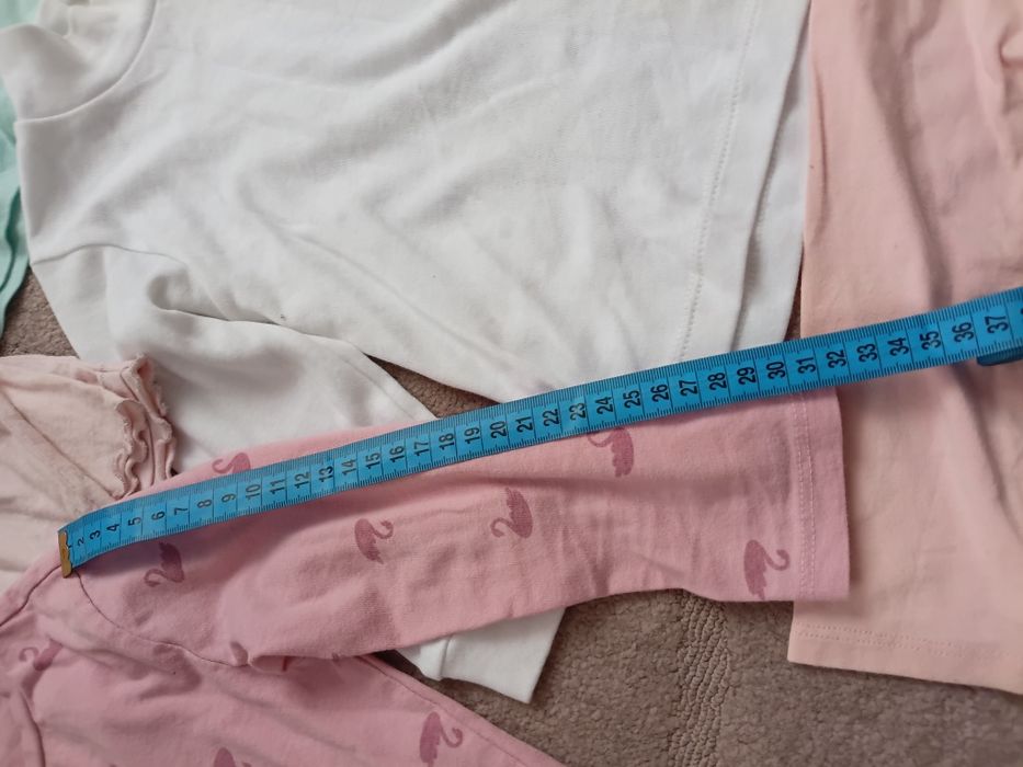 Лосінита кофточки  на весну на дівчинку2-3 роки