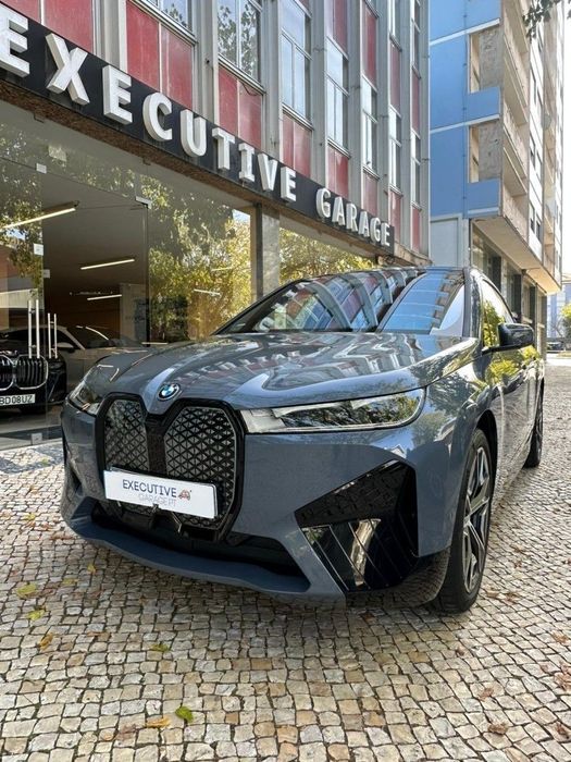 BMW iX xDrive 40 Pack Desportivo