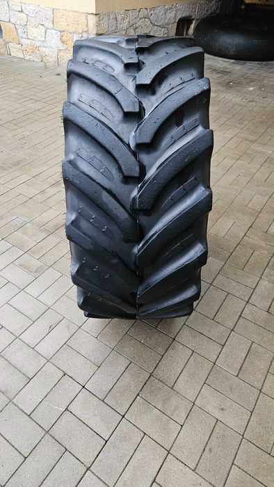 Opona Bkt 440/65-24