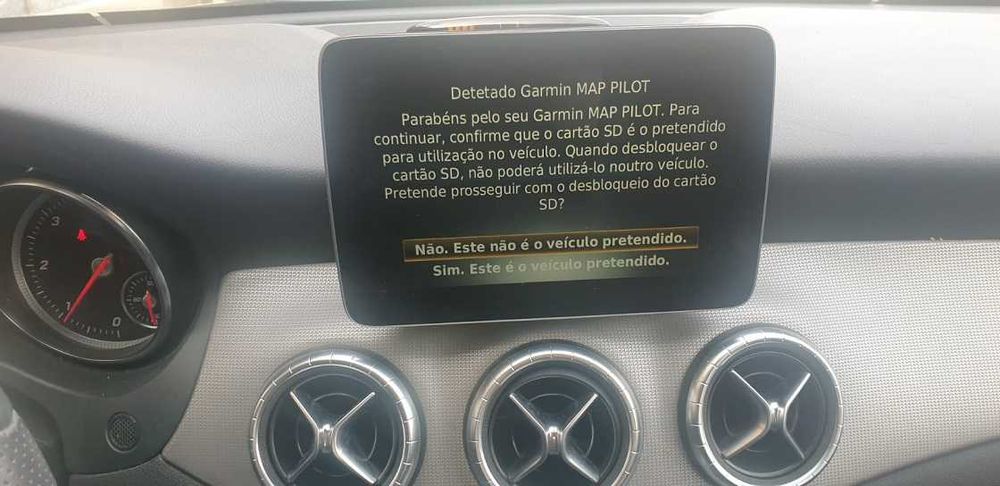 Mercedes  cartao GPS V20 - 2024 Class-A , CLA , GLA  + radares