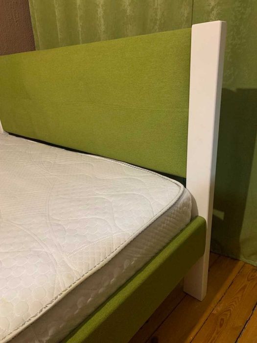 Двоспальне ліжко з ортопедичним матрацом