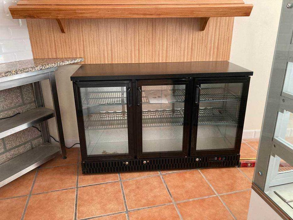 Refrigerated counter64285004268417121