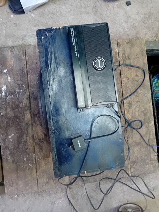 Продам сабвуфер , з підсилювачем