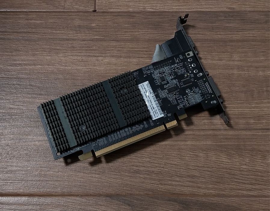 Placa gráfica XFX Geforce 7200GS 128/512Mb